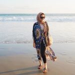 Gaya Outfit Pantai Hijab Terbaik